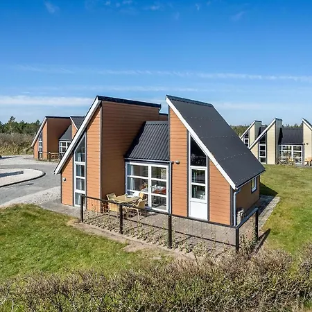 2 Bedroom Lovely In Hébergement de vacances *